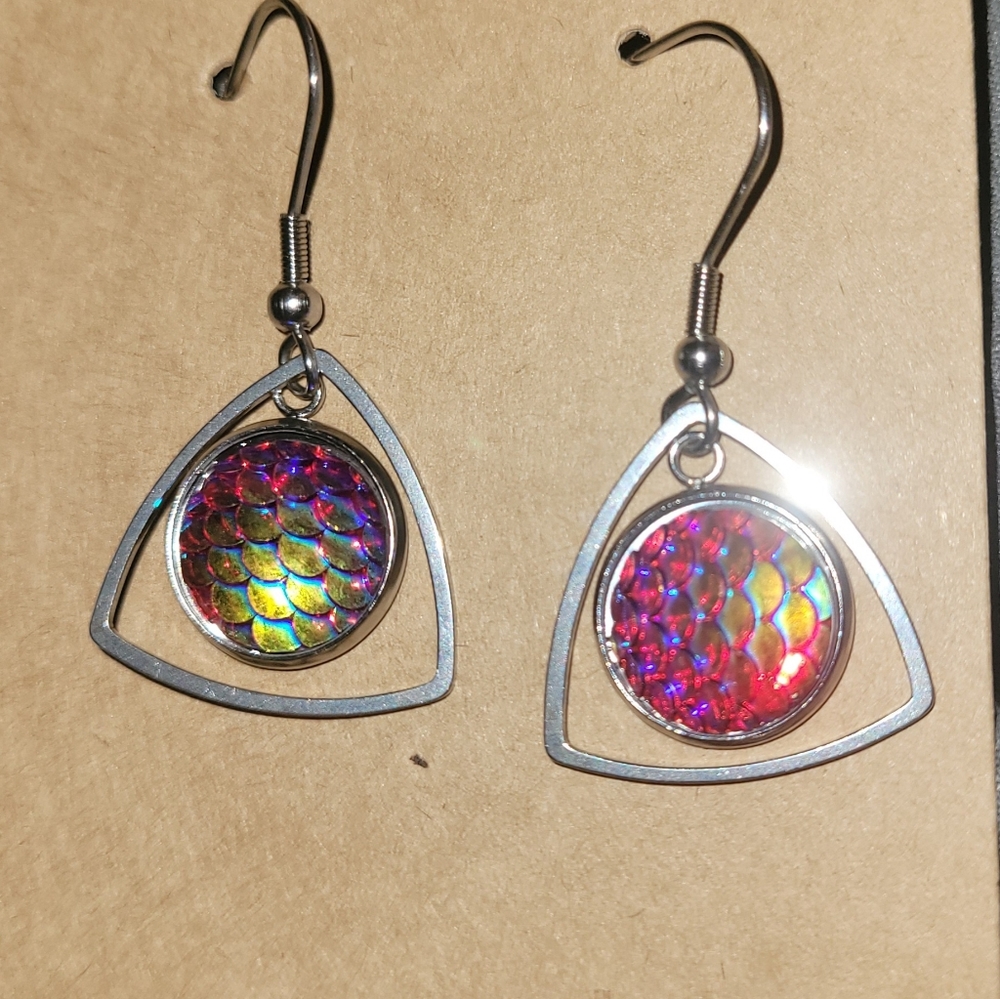 Earrings - Picture 7 of 10